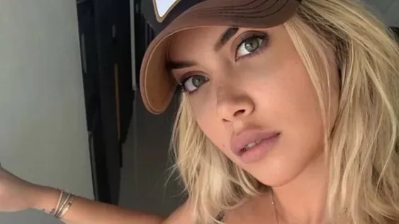 Wanda Nara “encuarentenada” en su habitación posó con ropa interior de encaje