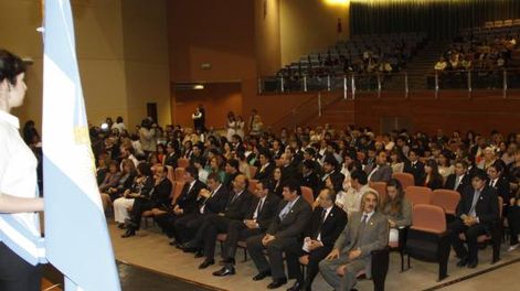 Acto de egreso  de 2 facultades  de la UNSJ