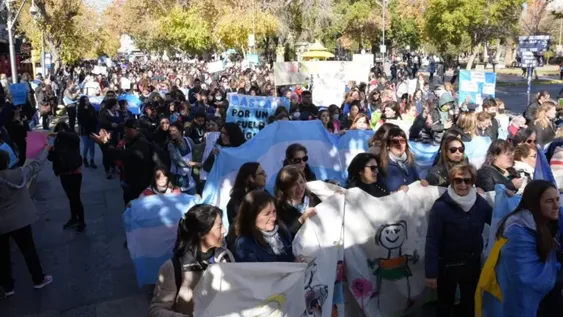 Los autoconvocados anunciaron que siguen con el paro y meten más presión a la negociación con el Gobierno