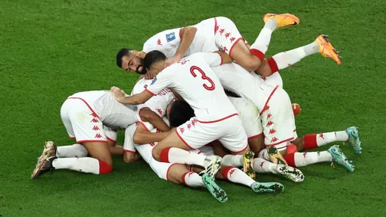 Túnez sorprendió al campeón del mundo pero no le alcanzó para clasificar