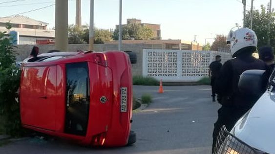 Choque, vuelco y un gran susto