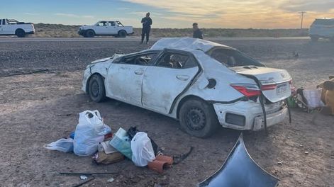 Viajaba rumbo a Buenos Aires y volcó en El Encón: la conductora sufrió una fractura en su muñeca