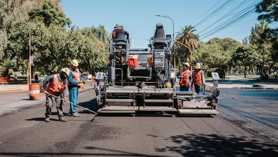 La pavintación de Avenida Españo se tuvo que complementar con trabajos extras para asegurar la efectividad de la obra.