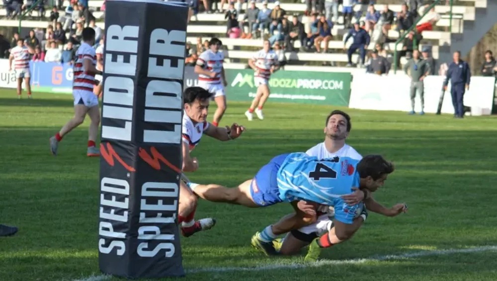 Goleada de la ‘U’ sobre el líder y de visitante