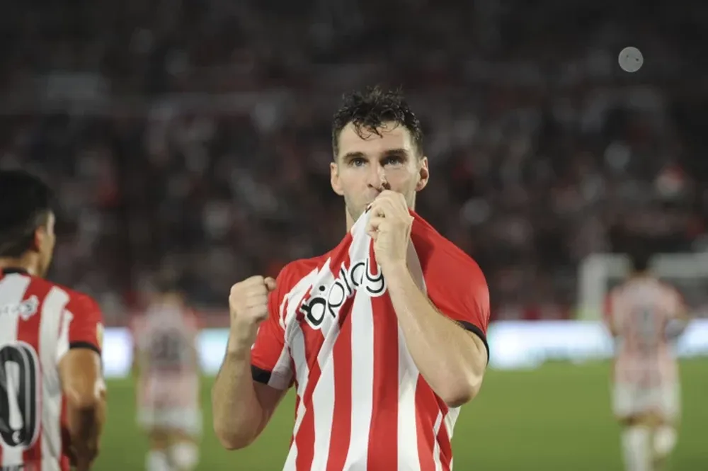 Con Emmanuel Mas de titular, Estudiantes venció a Lanús y sigue con puntaje ideal
