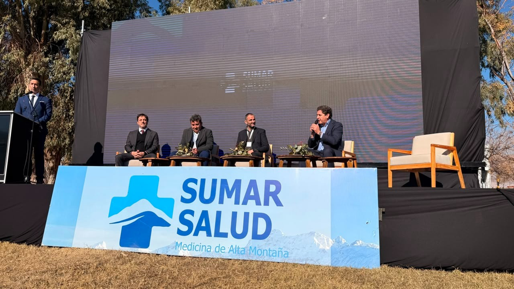 El ministro de Minería, Juan Pablo Perea, y de Producción, Gustavo Fernández, participaron de la presentación.