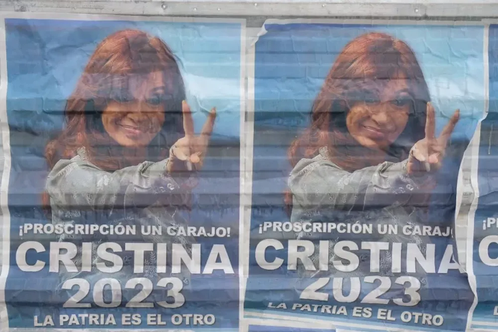 Los afiches con los que el Kirchnerismo clamó por la candidatura de Cristina