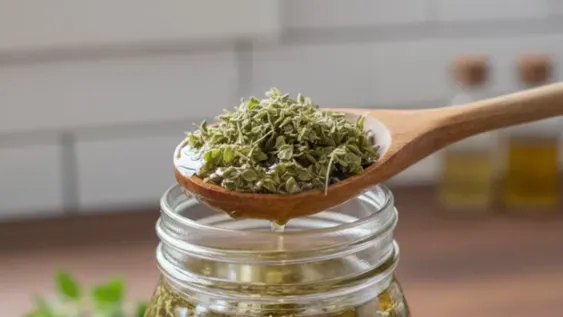 Mezclar orégano y vinagre de manzana: el uso que pocos conocen y sus principales beneficios.