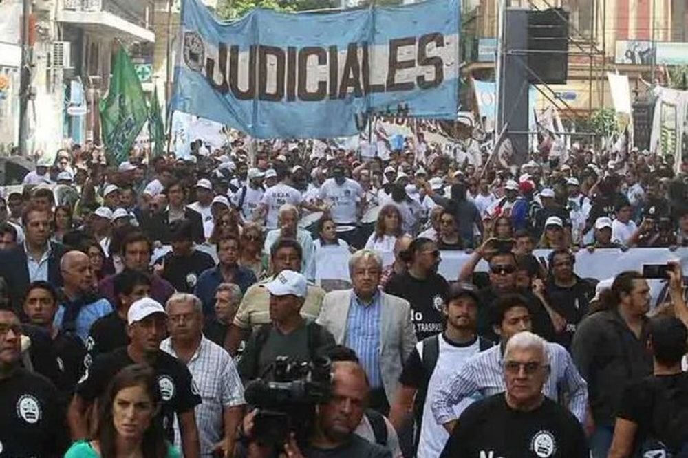 Los judiciales pararon por un aumento y llamaron a otra huelga para el 8 y 9 de junio