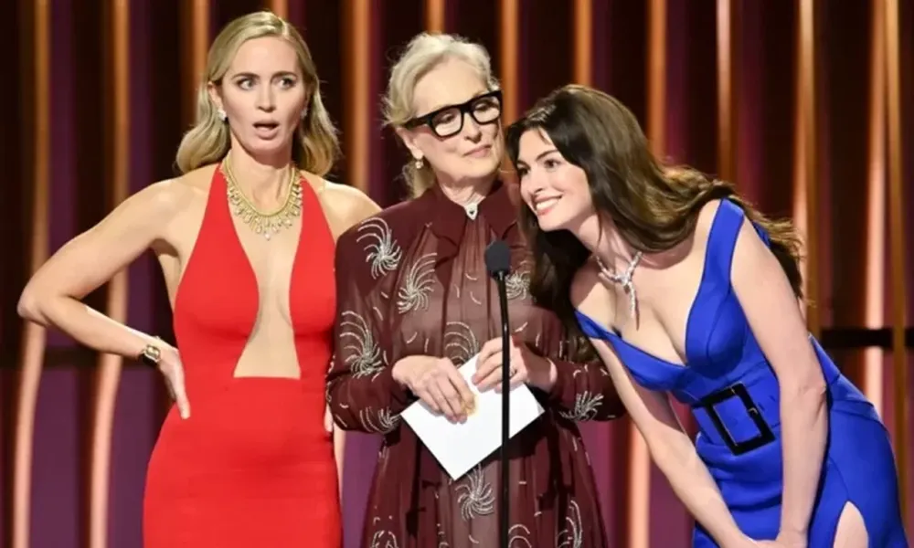 Emily Blunt, Meryl Streep y Anne Hathaway se reunieron en una gala de los Oscar y ahora vuelven en la secuela de la popular El Diablo viste a la moda.