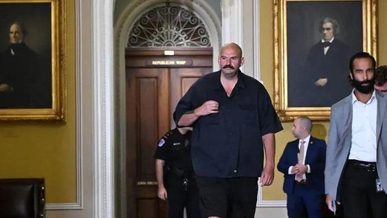 Senadores, sin obligación de usar saco y corbata en EEUU