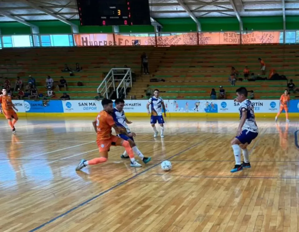 Huarpes, primero del grupo