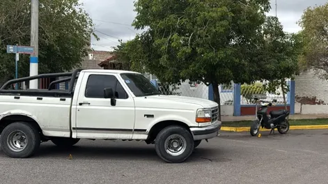Un choque entre una camioneta y una moto terminó con una jovencita hospitalizada