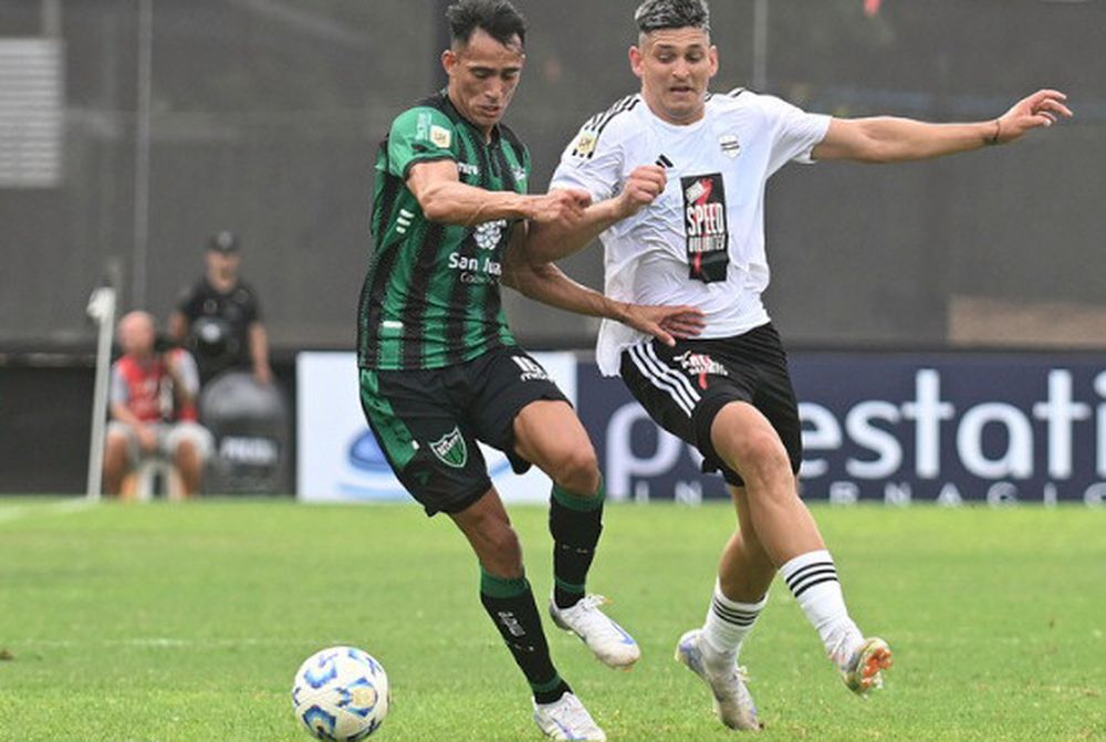 MEJORÍA. Es la que mostró el Verdinegro en su partido ante Riestra. Especialmente en el aparato defensivo.