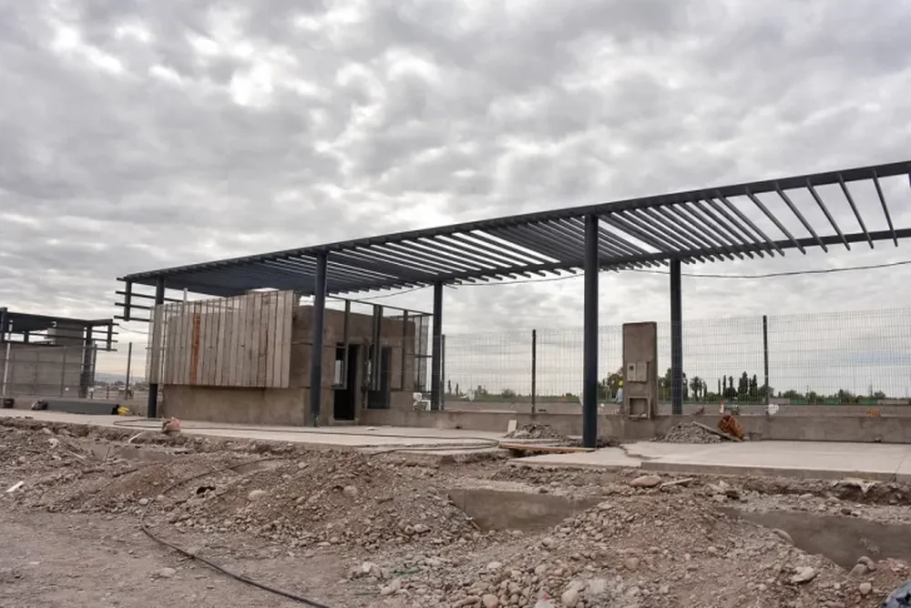 A poco más de un mes del inicio de la FNS, el nuevo predio ferial tiene un avance del 82%