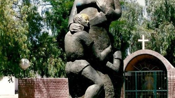 Por la escultura destruida Mirta Romero va a la justicia