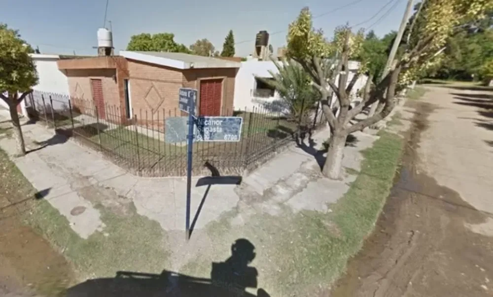 Locura: le cortó la oreja a un vecino con un machete porque estacionó en la puerta de su casa