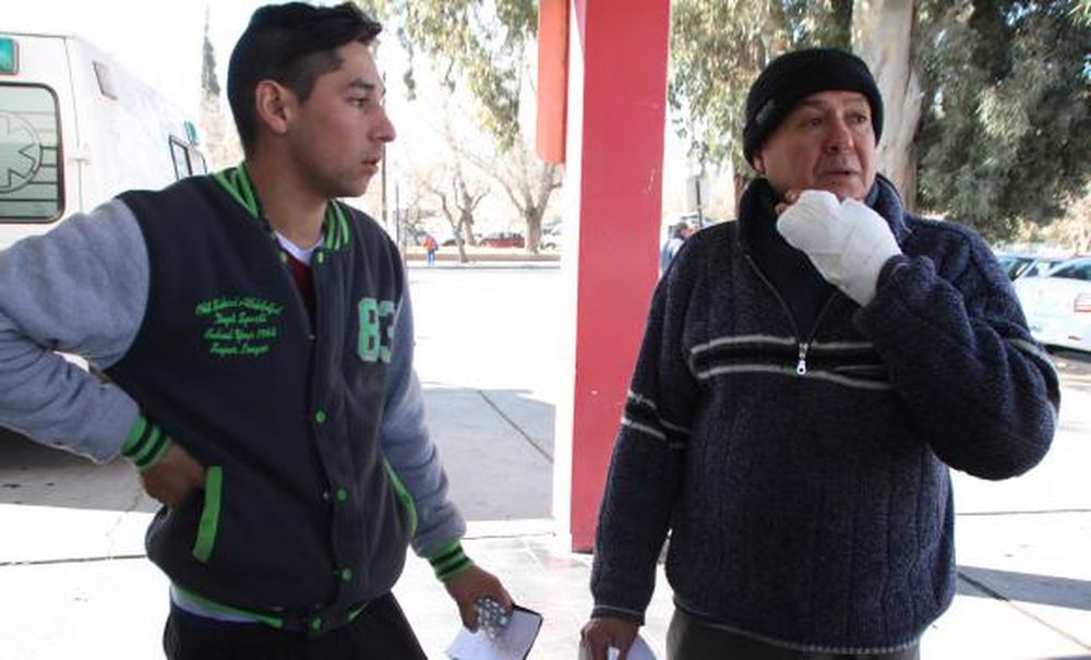 Balean a un comerciante y golpean a su familia en robo