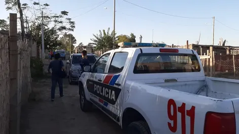 Rompen una reja y dos presos se fugan caminando por la puerta de una comisaría en Recoleta