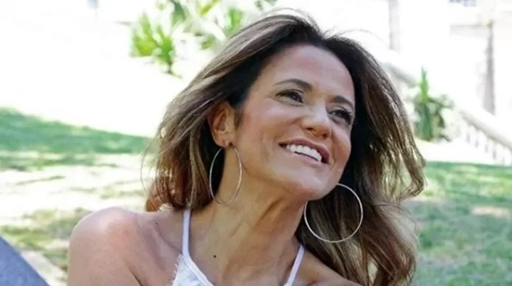 ¡Fernanda Callejón bailó y saltó en bikini y casi se le escapa todo!