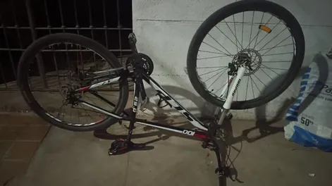 Intentó robarle la bicicleta a un cartonero y lo atraparon en pleno escape