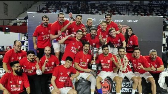 Toda “La Gloria” viajó desde Santiago hasta Córdoba