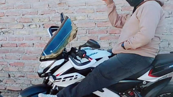 dejo la moto en la puerta de su casa en chimbas y se la robaron en minutos: pide ayuda para recuperarla