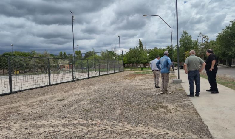 Desde el municipio de Ullum dijeron que estiman que la obra de refacción y refuncionalización de la Plaza del Barrio Higueritas estará lista a fin de este mes.