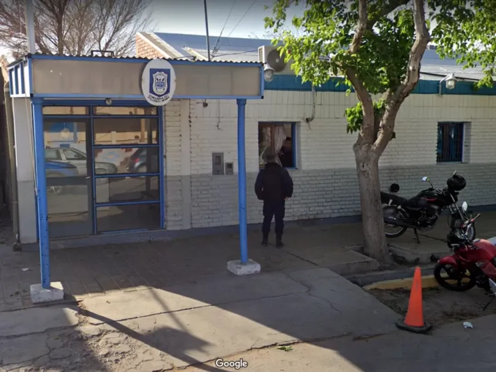 Borracho, un sujeto discutió con su pareja y luegó intentó asfixiarla