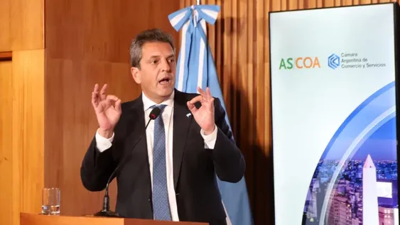 Massa llegó de EEUU y buscó atemorizar a los empresarios