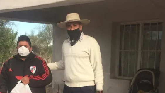 En medio de la crisis sanitaria los gauchos reparten ayuda por diferentes rincones de la provincia