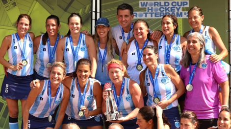 La selección de Hockey femenina + 50.