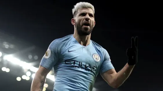 La Liga inglesa evalúa prohibir que los goles se festejen con abrazos