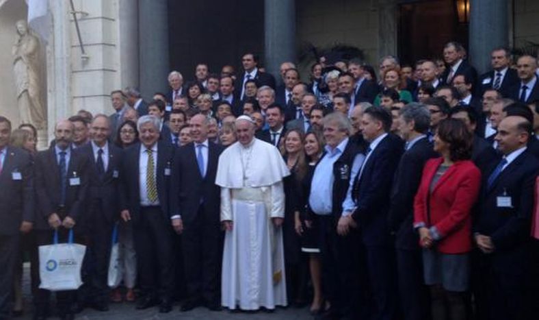 El Papa pidió a jueces “recuperar bienes de traficantes y delincuentes para ofrecerlos a la sociedad”