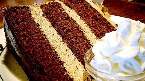 Cómo hacer una torta de café súper esponjosa en simples pasos y un ingrediente casero