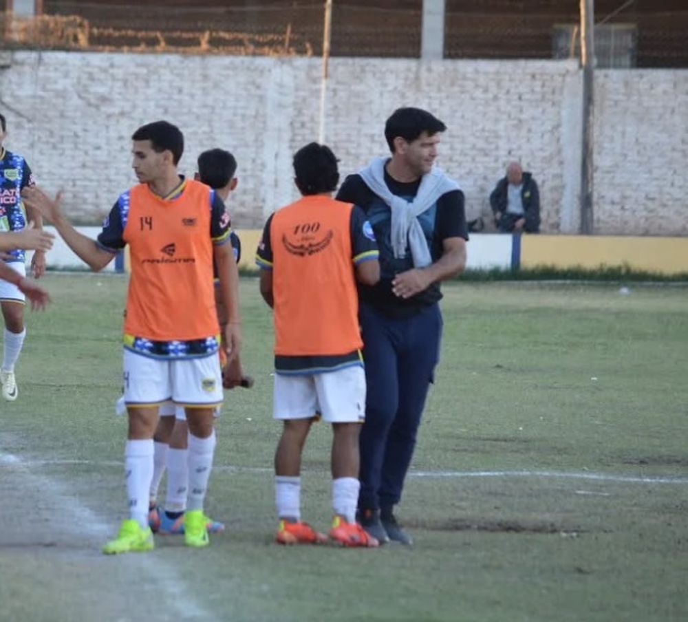 Tras caer en la final del Apertura, Colón anunció la salida de su DT Daniel Gómez