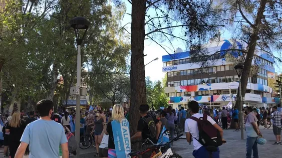 En Neuquén no acataron la prohibición a participar en la manifestación