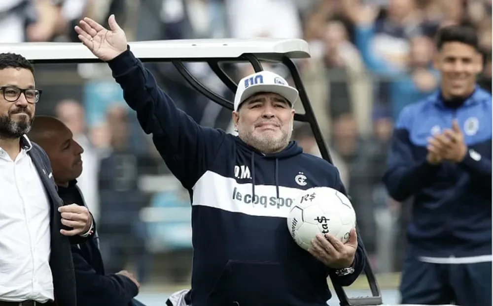 Finalmente, Boca reconocerá a Maradona en La Bombonera