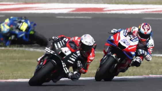 Espargaró esperó mucho para festejar