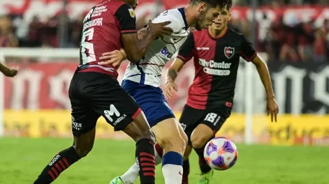 San Lorenzo perdió 1 a 0 en Rosario con Newell’s y River es el único puntero