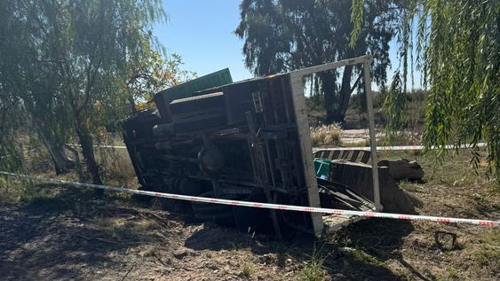 Vuelco fatal en Sarmiento.