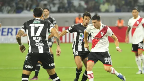 Sólido estreno para River