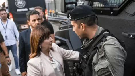 “Sembraron terror, los vamos a enfrentar” dijo Bullrich en el arribo de las fuerzas Federales