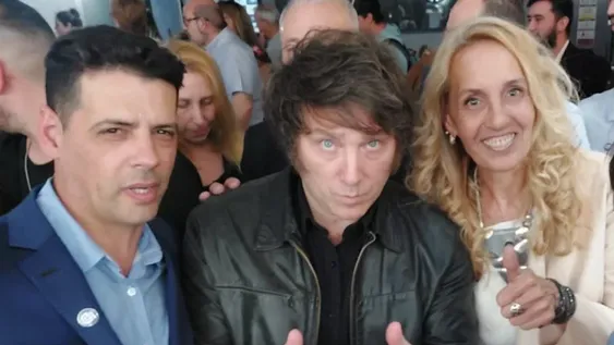 Escalada de cruce entre libertarios, ahora con cartas documento