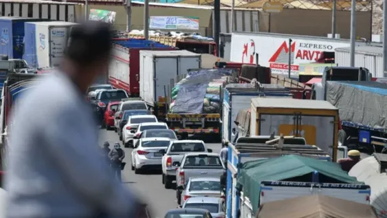 Perú decretó toque de queda en Lima y Callao ante bloqueos de rutas y protestas