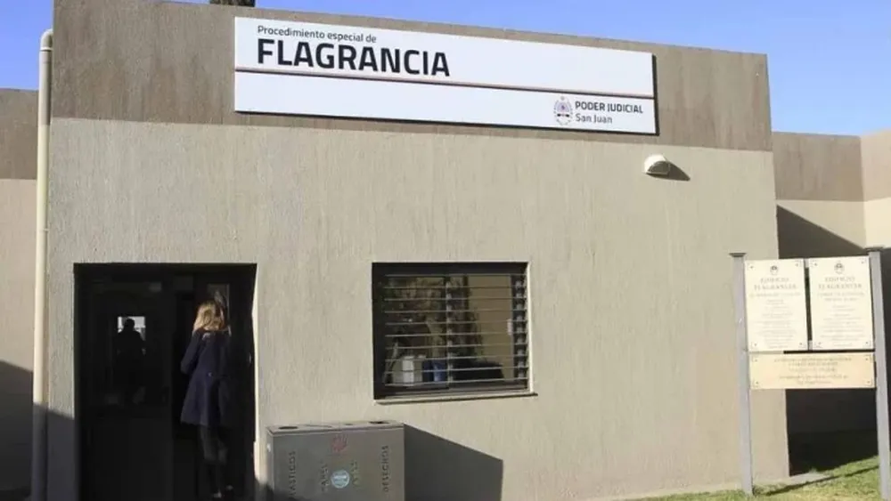 Buscan intensamente a un detenido que fue liberado por error