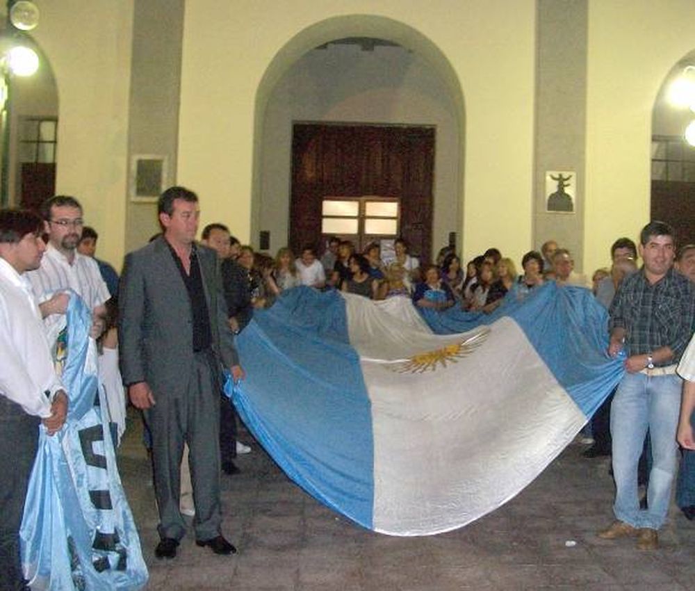 Por el duelo, actos políticos y hasta un decreto, suspendidos