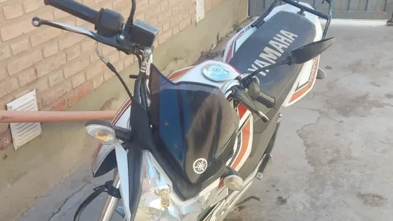 Un anciano sufrió serias heridas al caer de su moto y murió casi una hora después