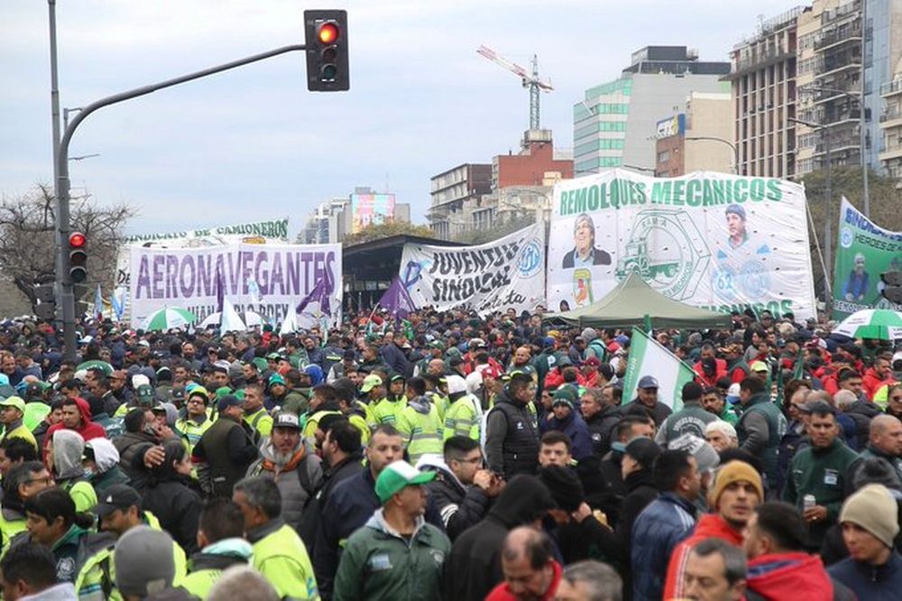 Gremios reclamaron protección integral para trabajadores, desocupados y jubilados