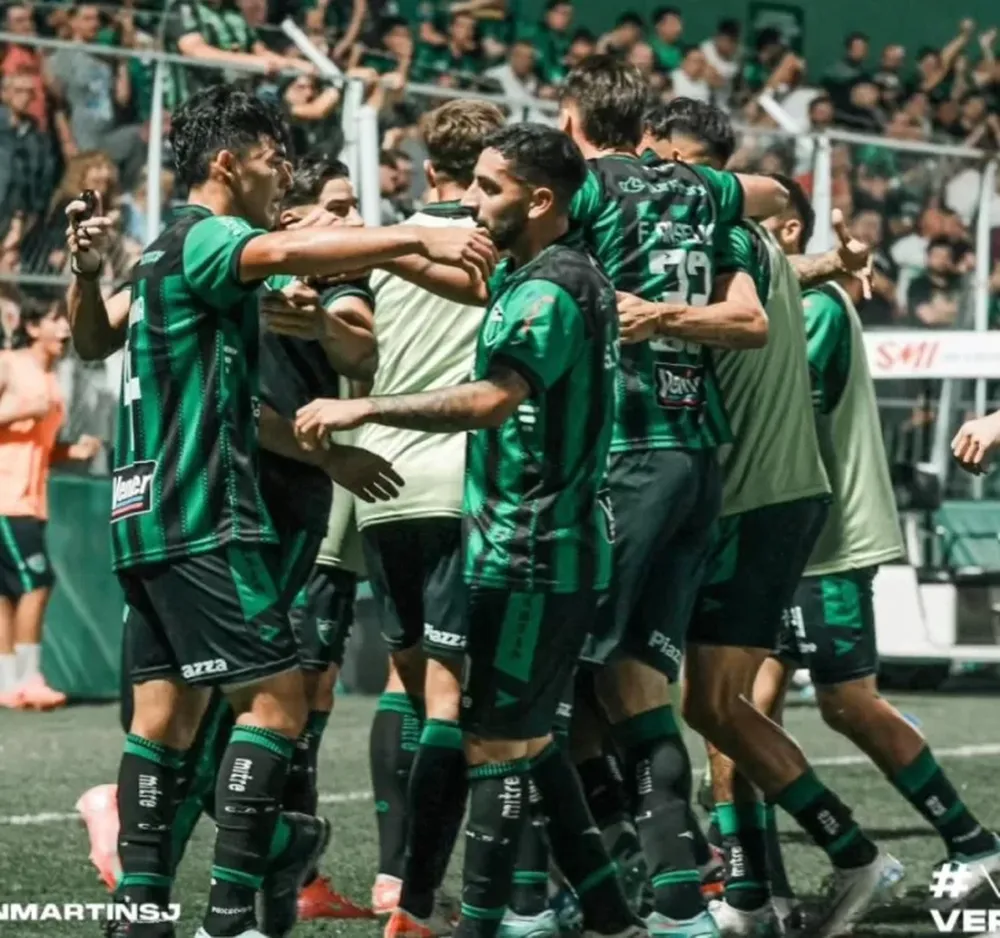 MOMENTO. San Martín logró su primera victoria y ahora, va por otra alegría visitando a Vélez, el último campeón en crisis.